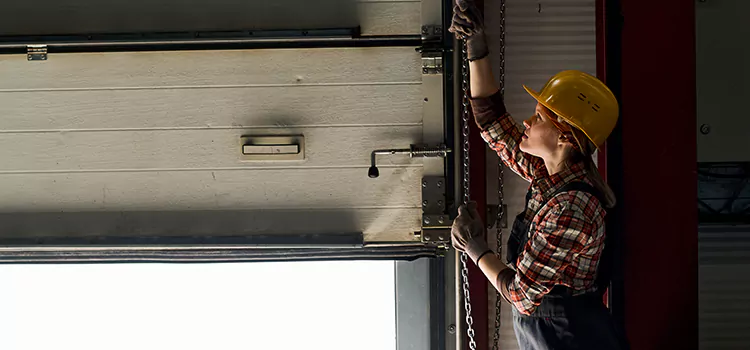 Addressing Common Garage Door Stoppage Issues in Sioux City, IA